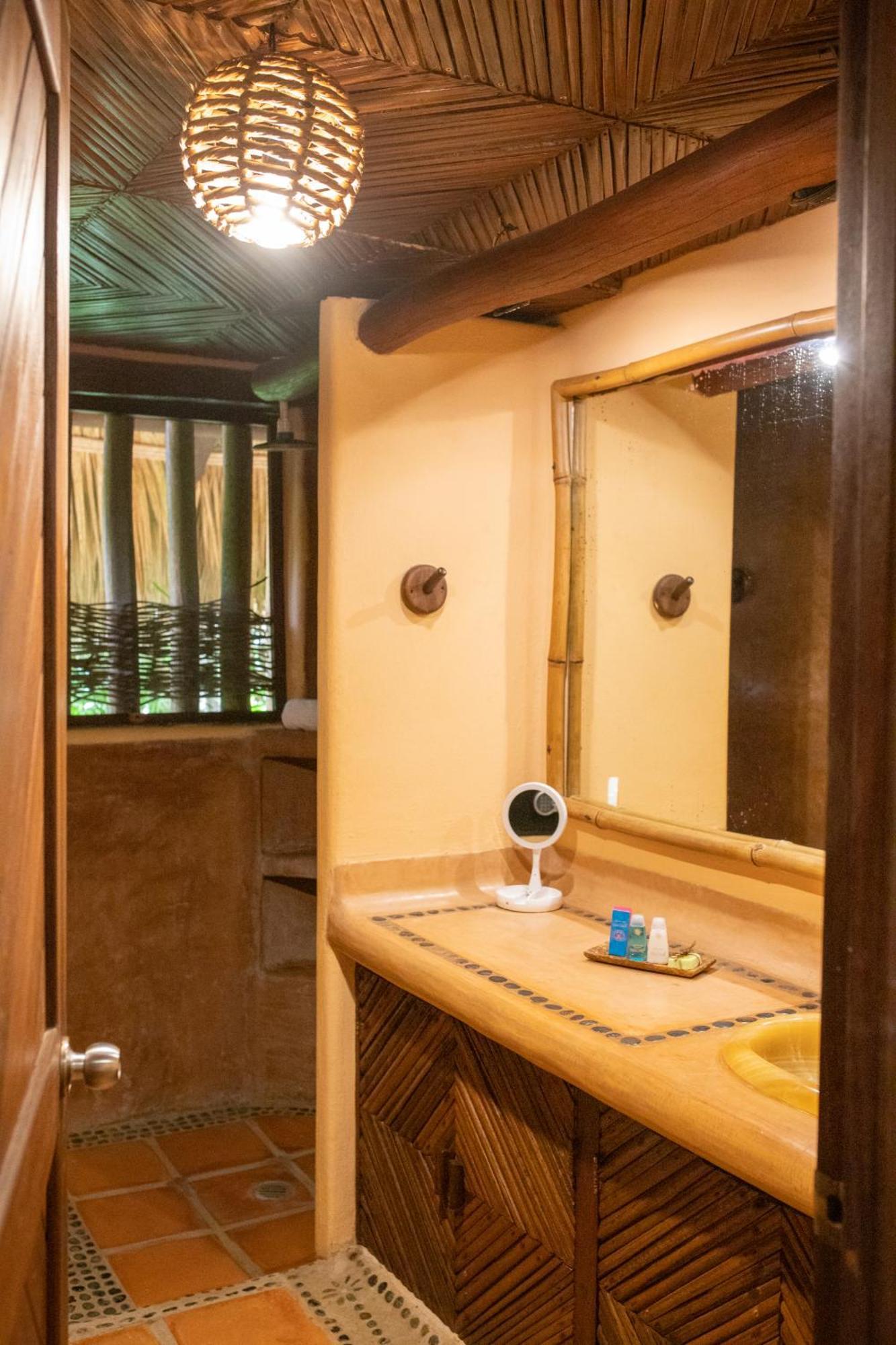 Puertas Paraiso Hotel Boutique ซีฮัวตาเนโค ภายนอก รูปภาพ