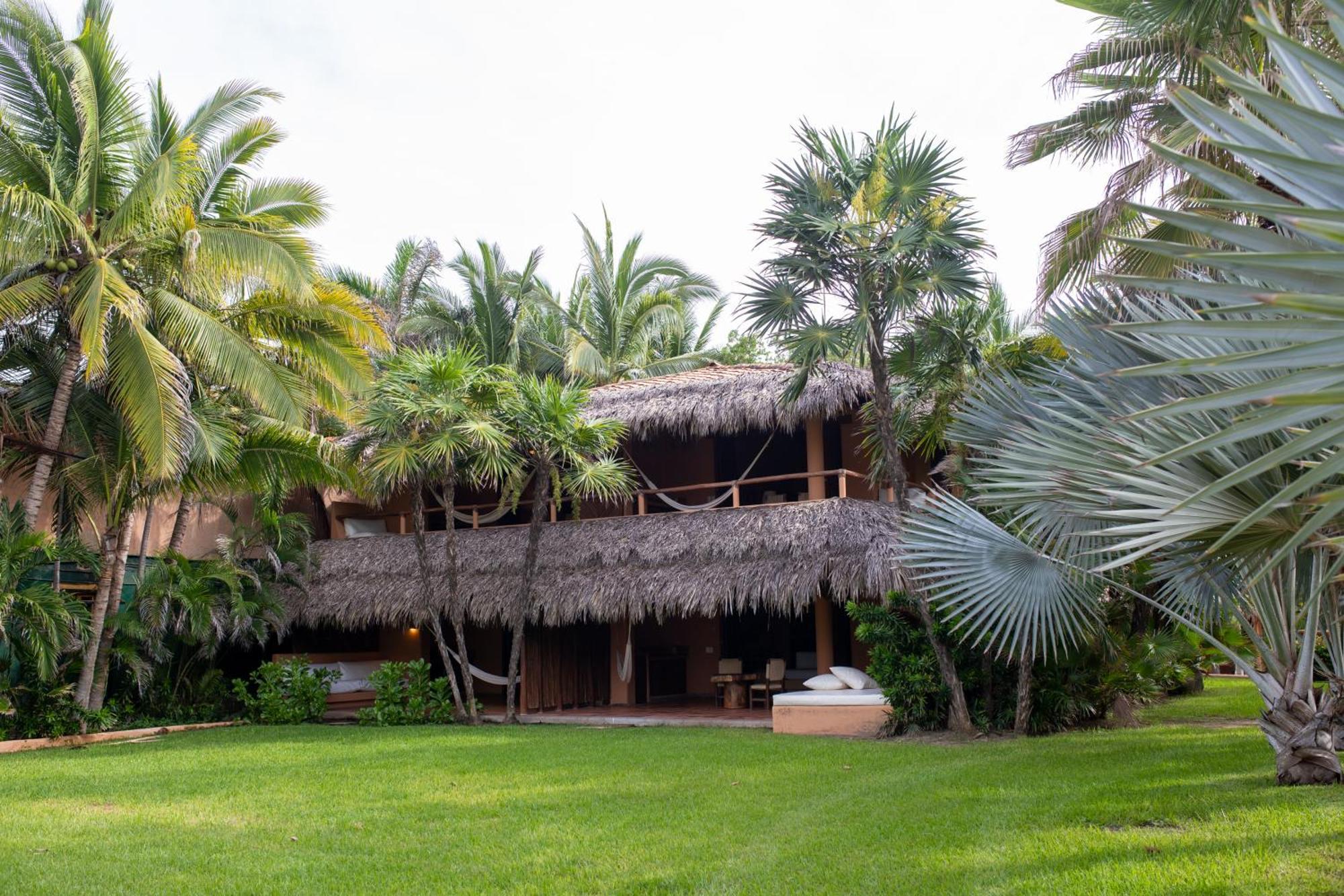 Puertas Paraiso Hotel Boutique ซีฮัวตาเนโค ภายนอก รูปภาพ