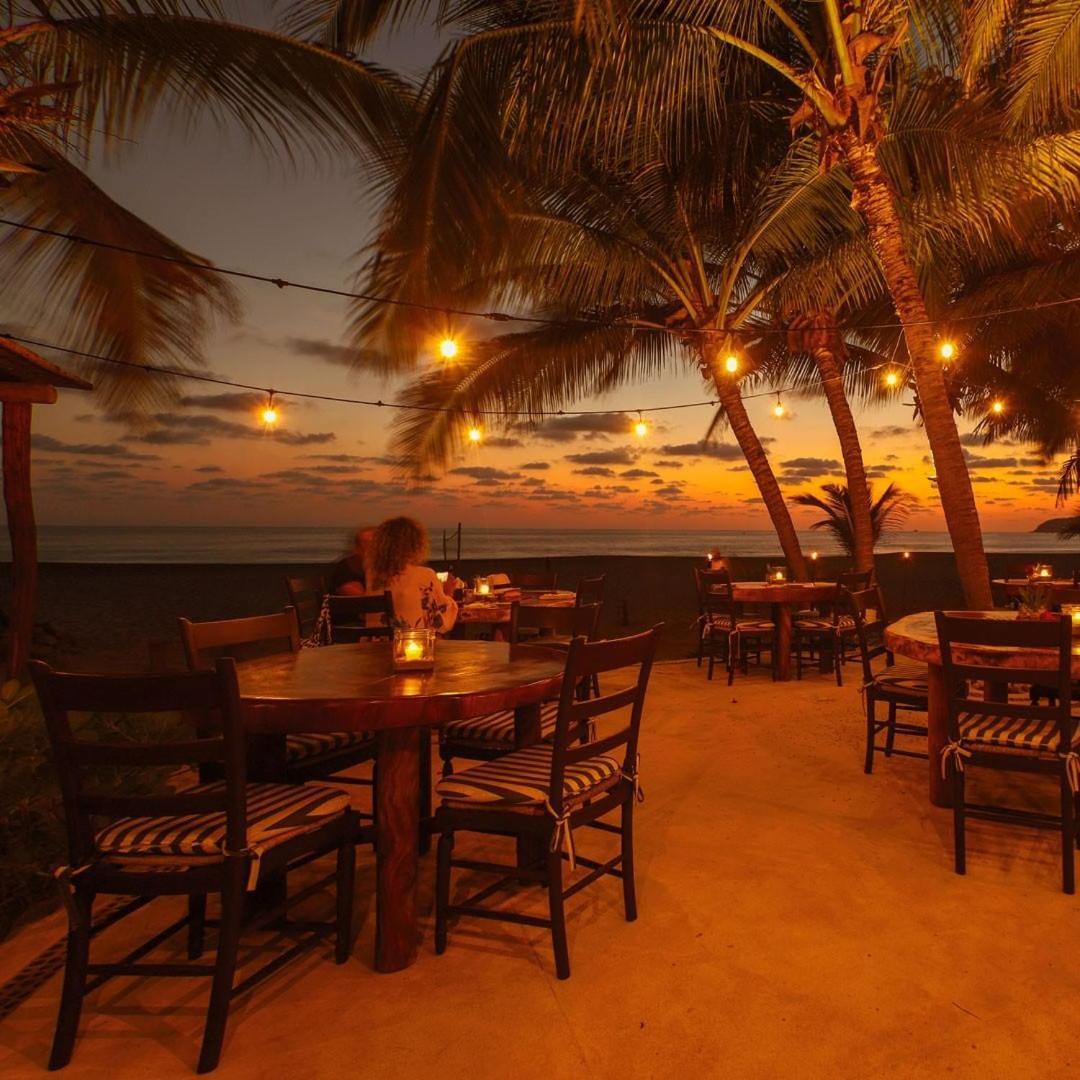 Puertas Paraiso Hotel Boutique ซีฮัวตาเนโค ภายนอก รูปภาพ