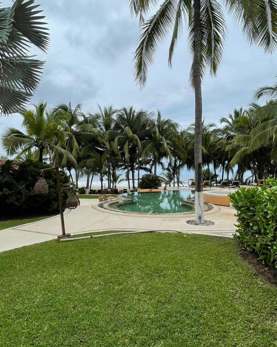 Puertas Paraiso Hotel Boutique ซีฮัวตาเนโค ภายนอก รูปภาพ