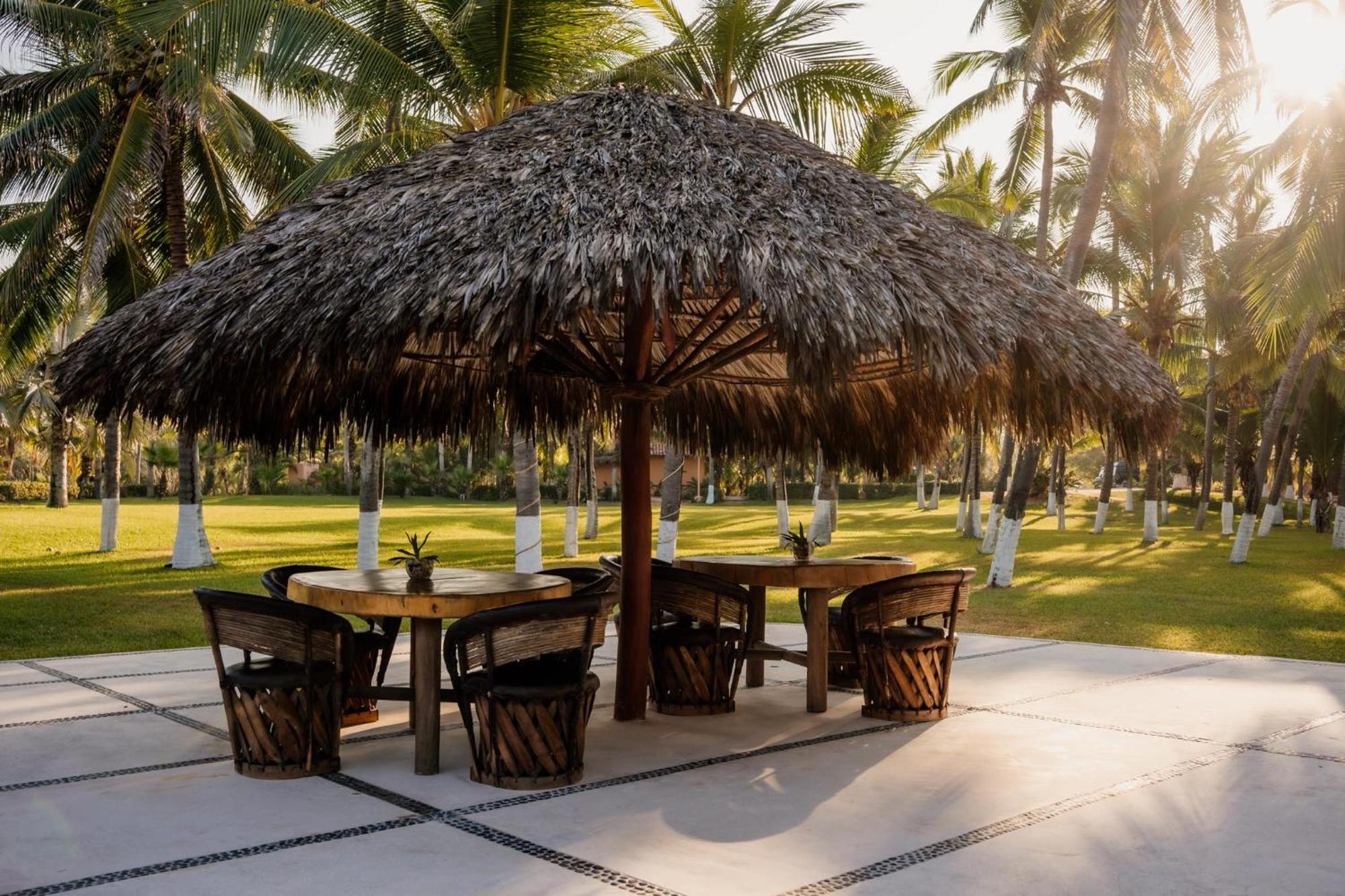 Puertas Paraiso Hotel Boutique ซีฮัวตาเนโค ภายนอก รูปภาพ